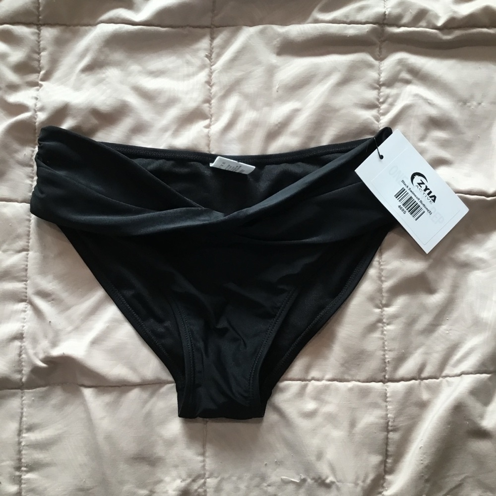 NWT ZYIA Active bikini bottom